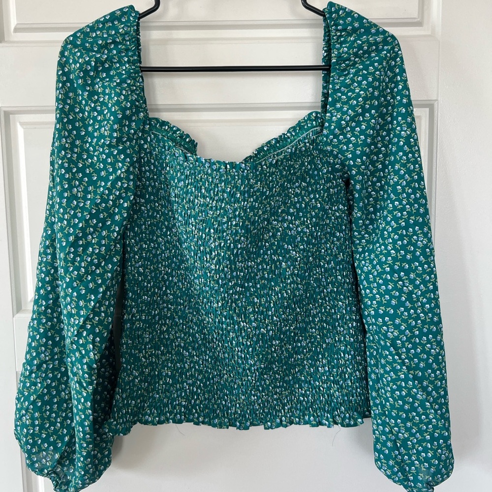 Green pattern smocked bodice shirt